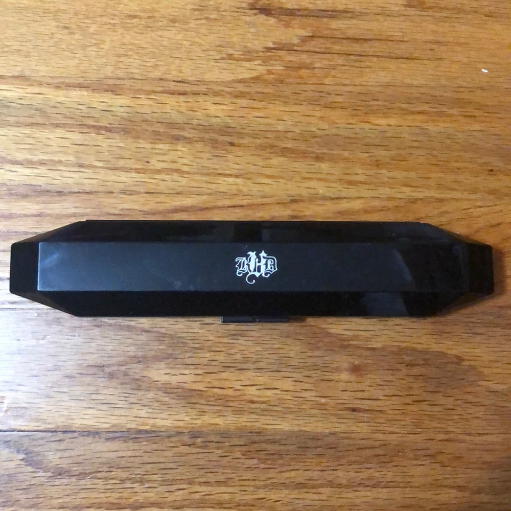 KAT VON D brush case